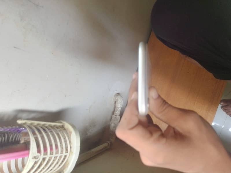 Apple iPhone 11 6