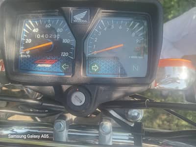 Honda Cg 125 2025 model 4000km driven