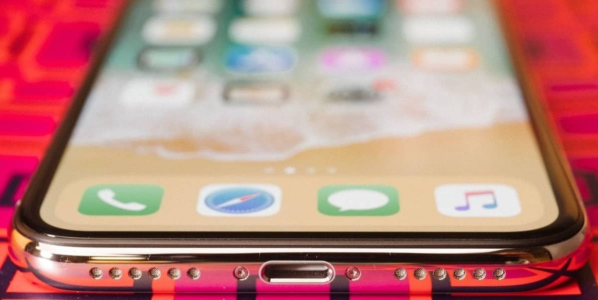 Apple iPhone X 3