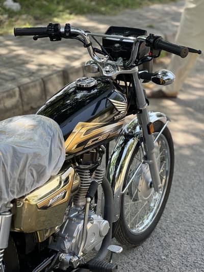 Honda CG 125 (Gold Edition) 2026 Model