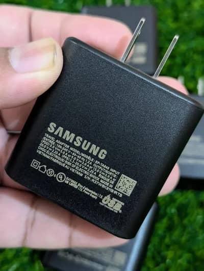 Samsung box pack mobil ka orignal charger 45W ha 100 percent orignal h