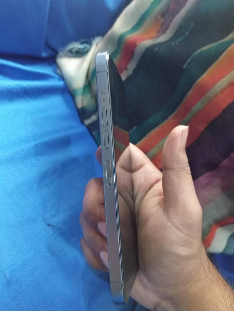 Apple iPhone 13 Pro Max 6