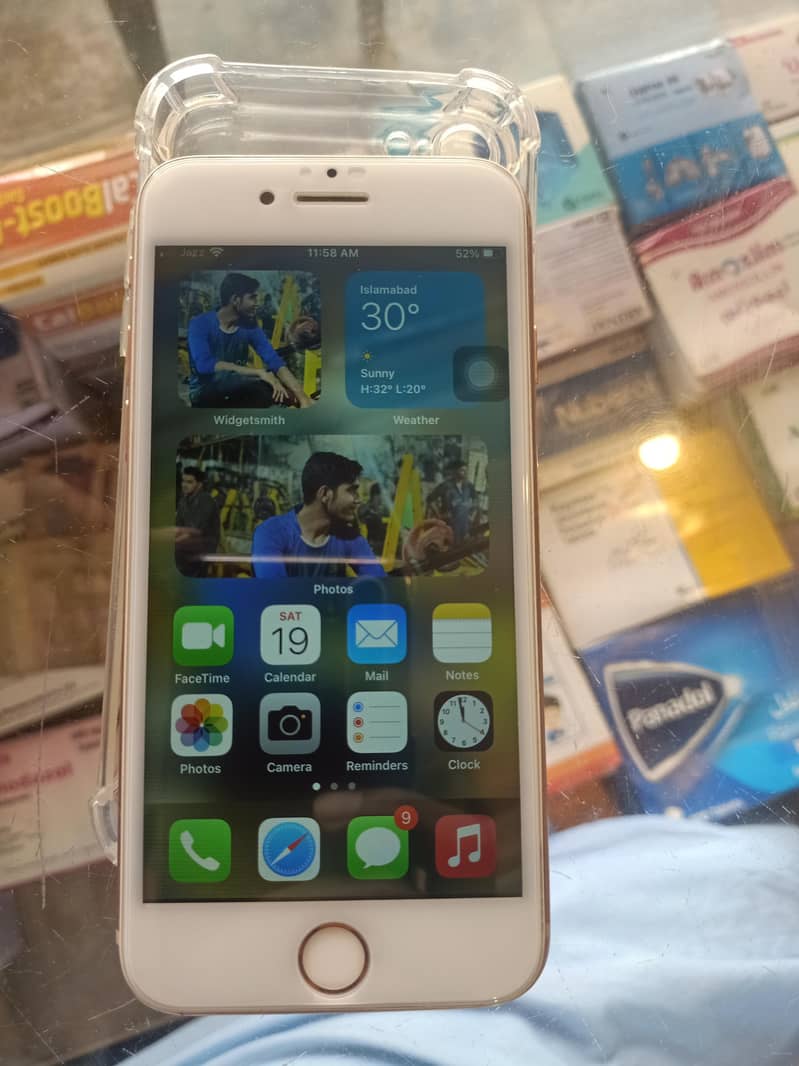 Apple iPhone 8 4