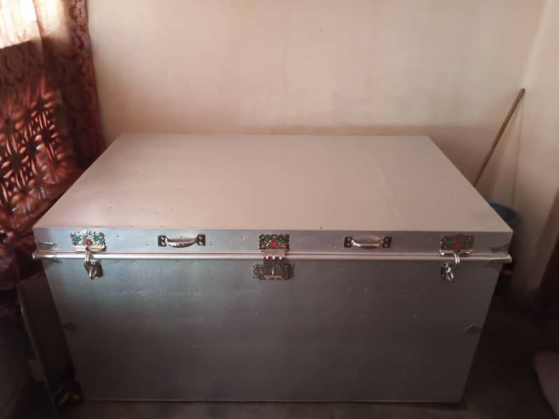 Trunk petty 1