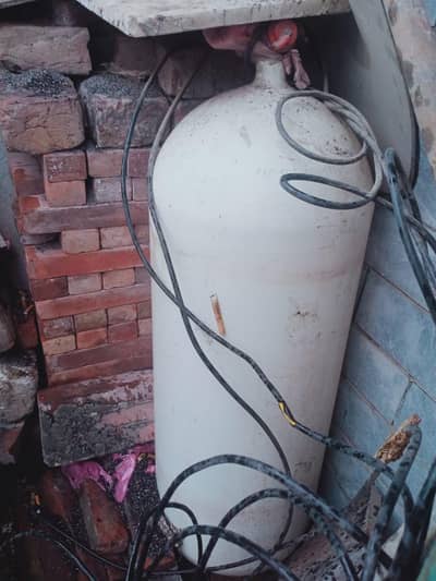 Car CNG cylinder