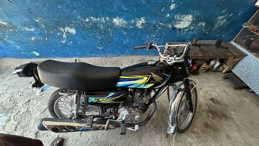 Selling my bike cg125 Honda