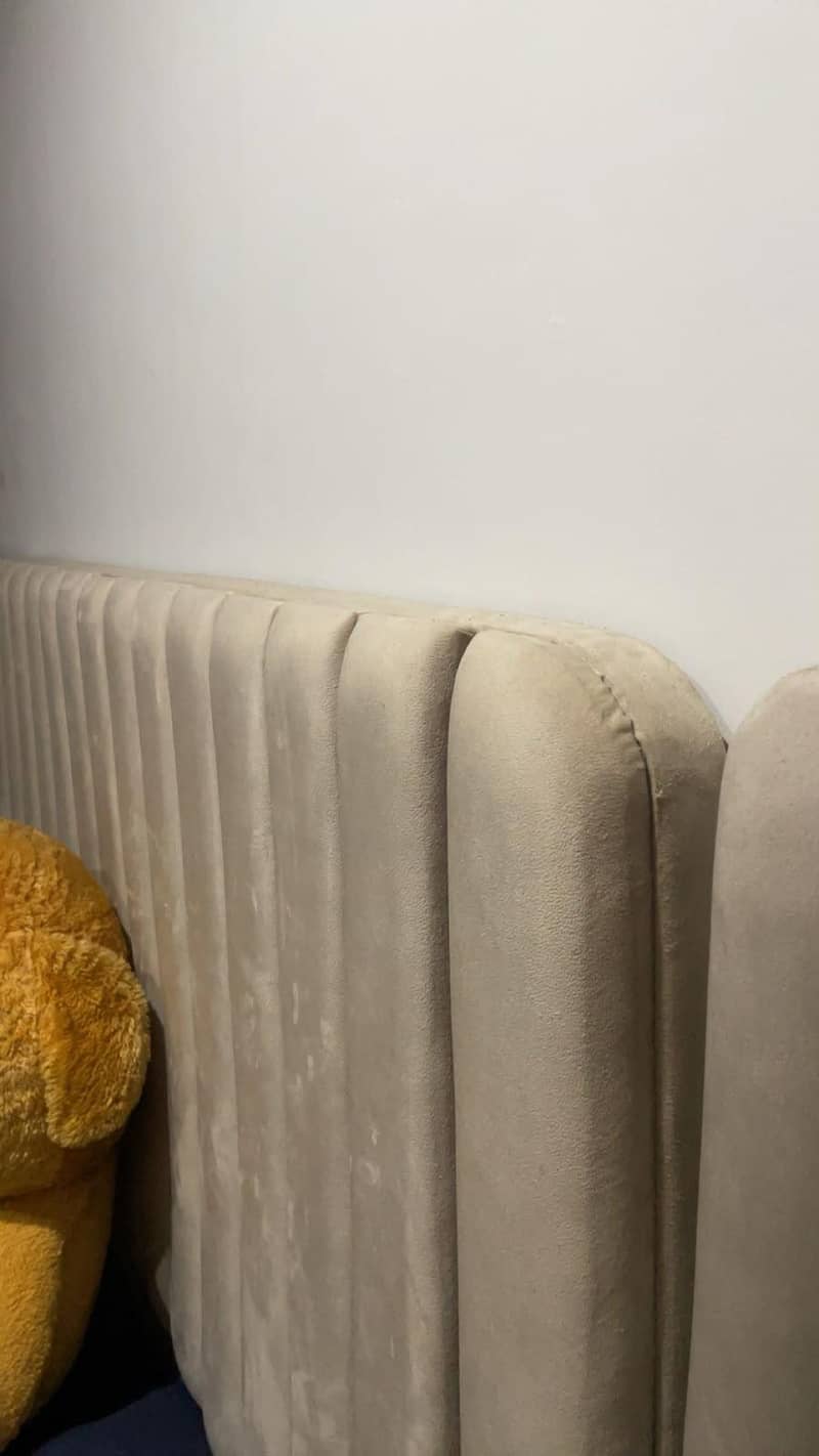 double bed with side tables 3