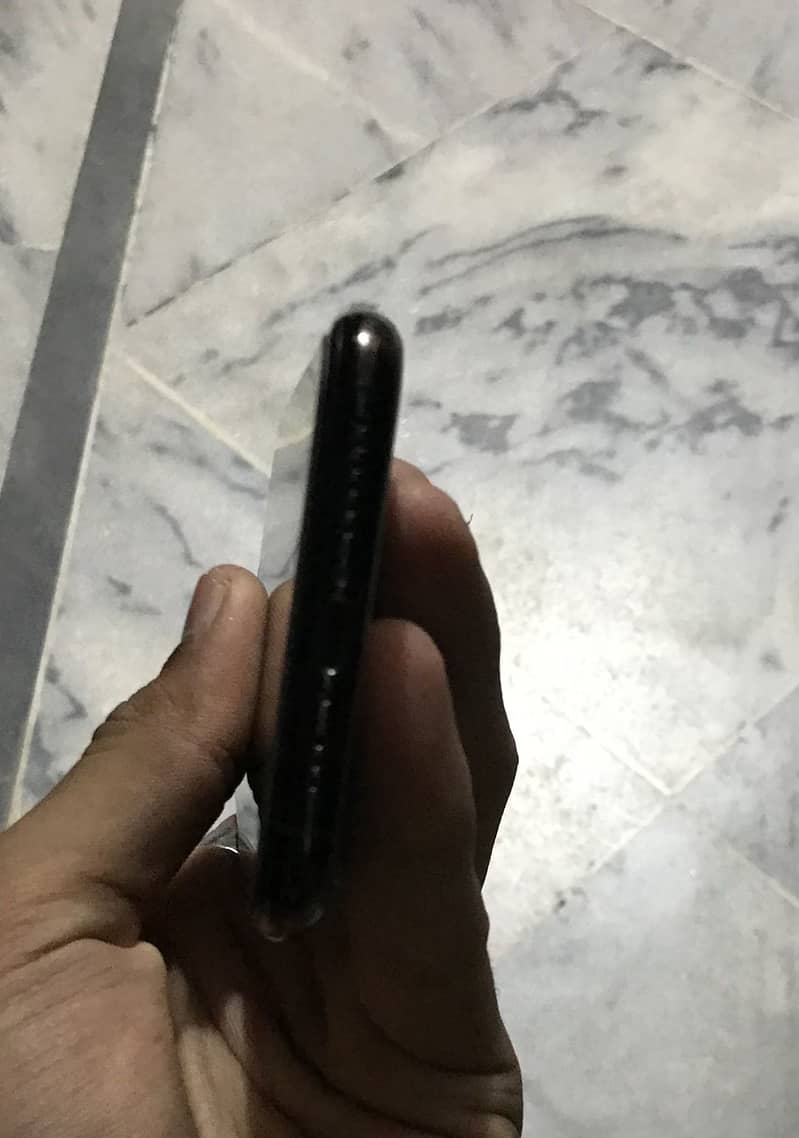 Apple iPhone 11 Pro 6