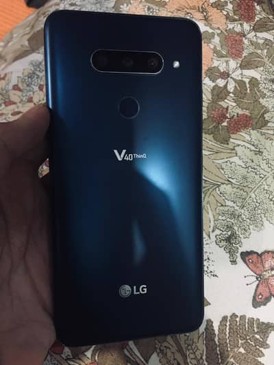 LG V40 ThinQ