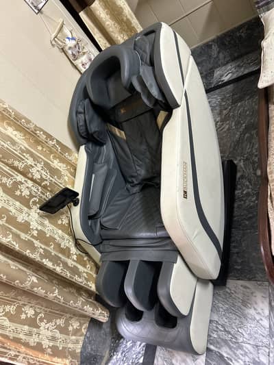 JC Buckman Massager chair