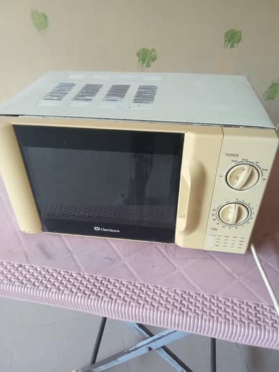 Medium size Dawlance  oven for sale.