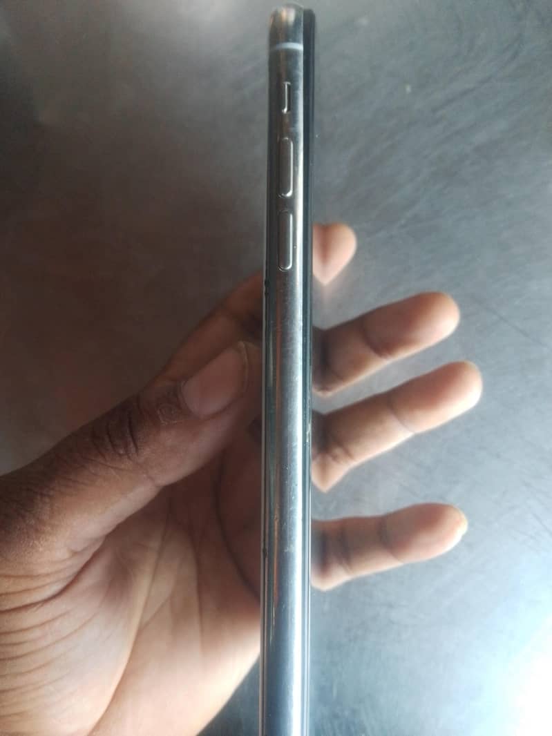 Apple iPhone 11 Pro Max 3