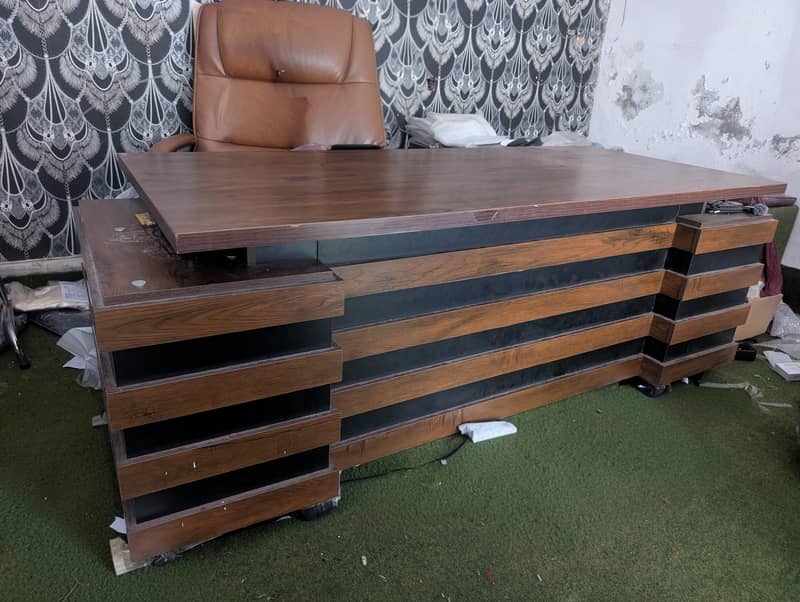 Office Table 0