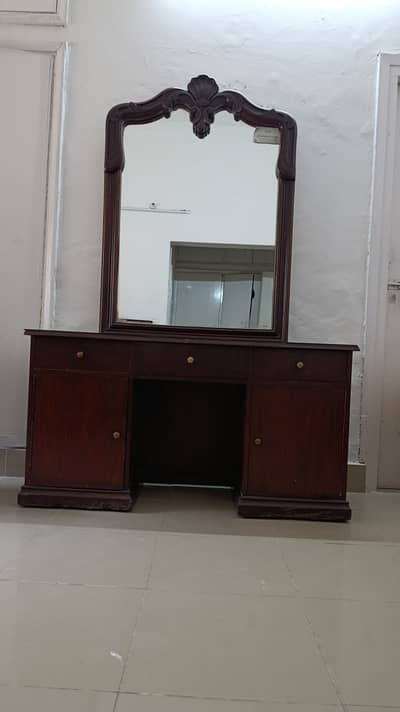 Dressing table