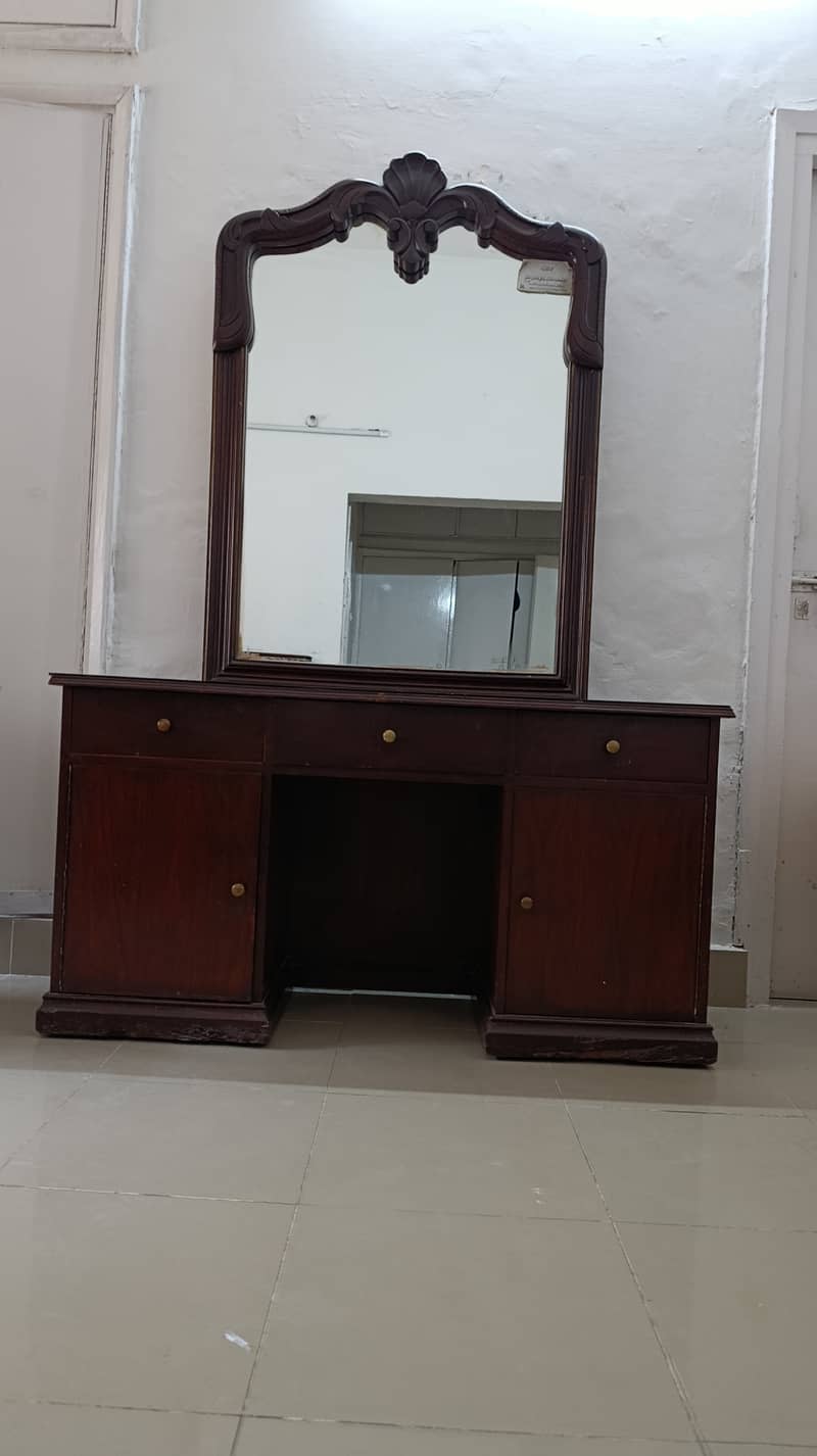 Dressing table 0