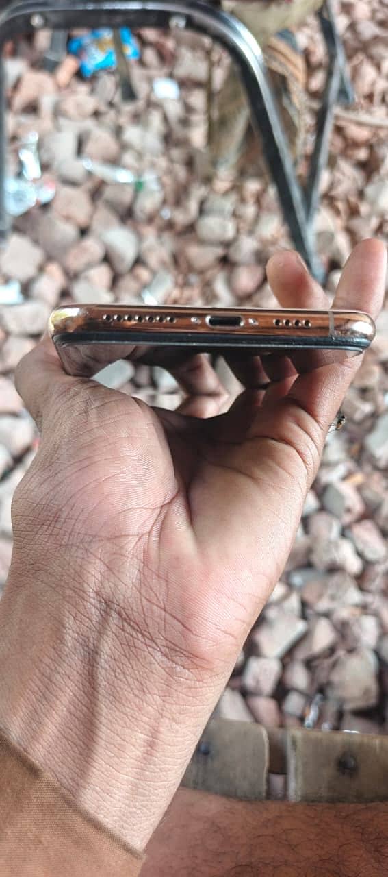 iPhone XS Max 1