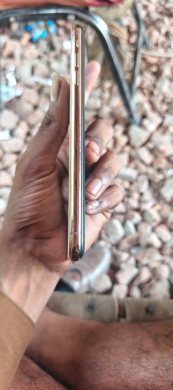 iPhone XS Max 3