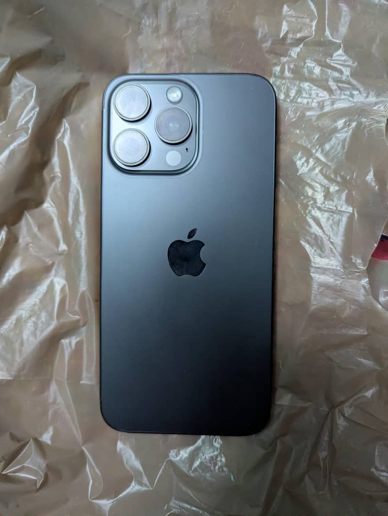 Apple iPhone 15 Pro Max 3