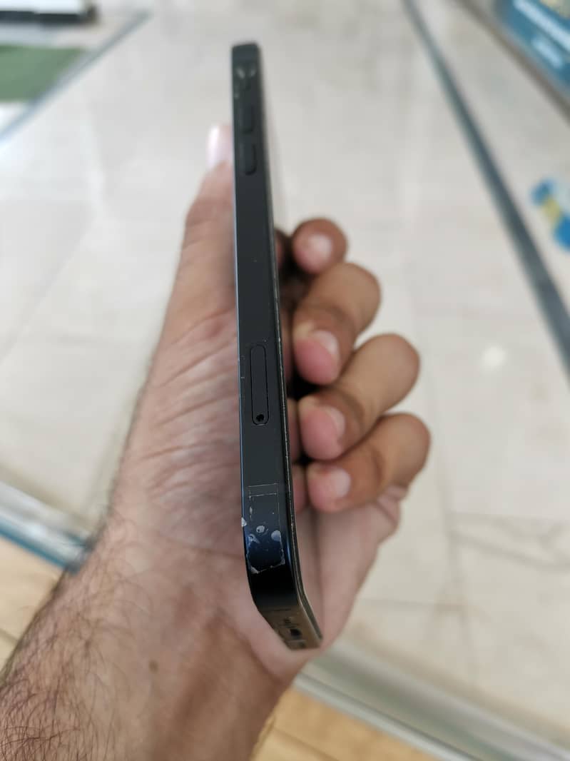 Apple iPhone 12 2