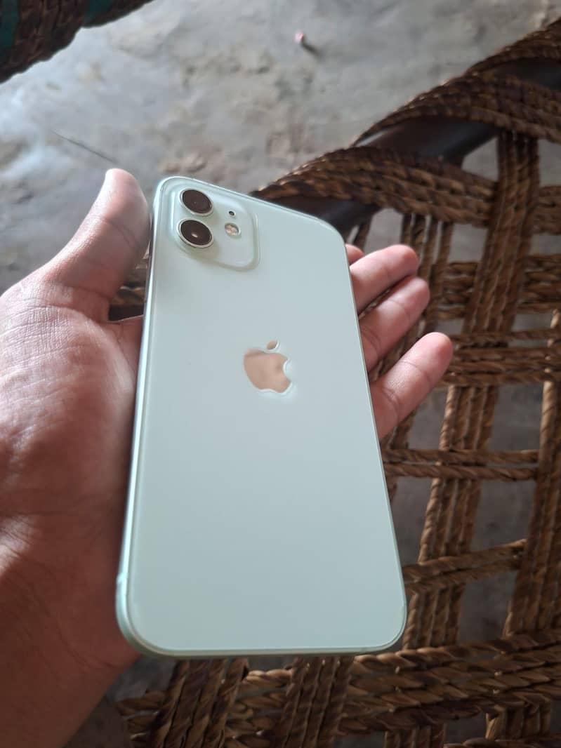 Apple iPhone 12 2