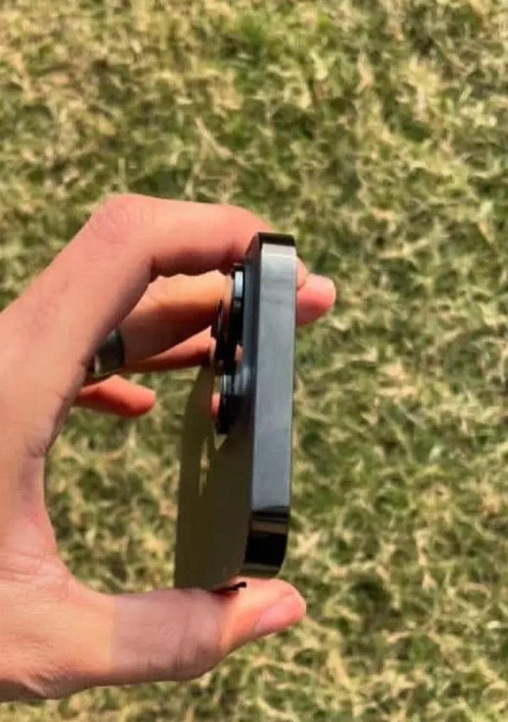 Apple iPhone 14 Pro 2
