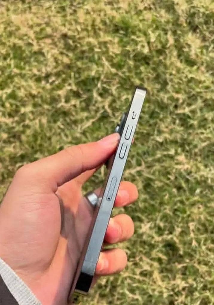 Apple iPhone 14 Pro 4