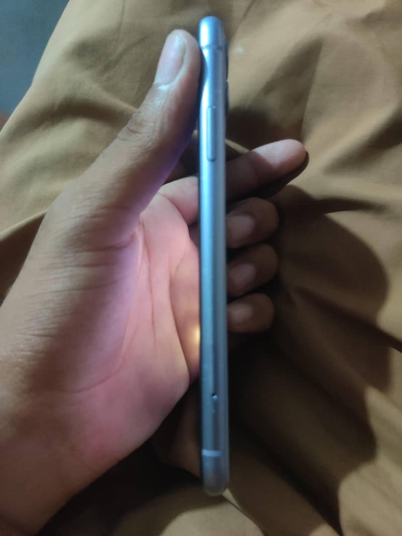Apple iPhone 11 2