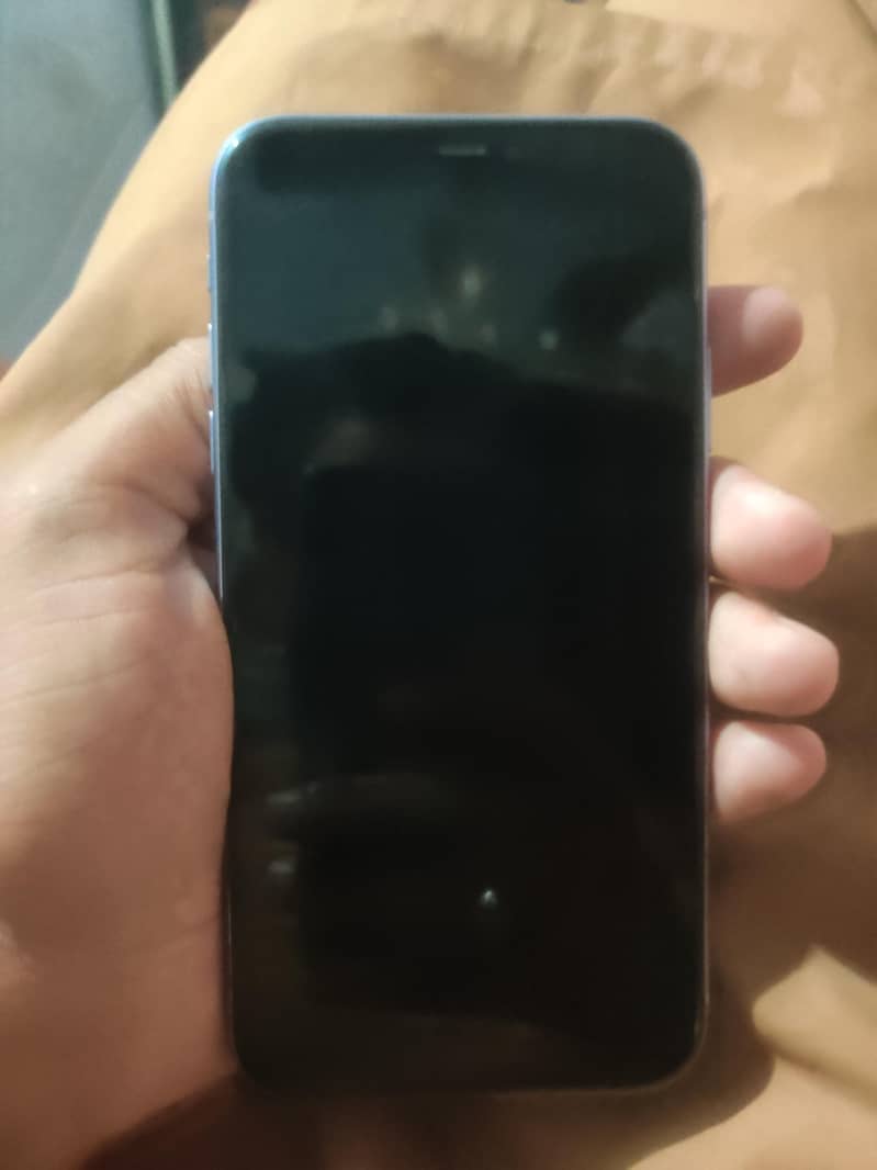 Apple iPhone 11 4
