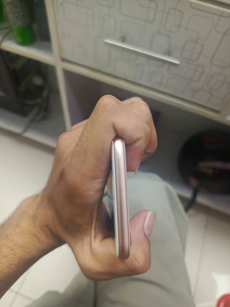 Apple iPhone 8 0