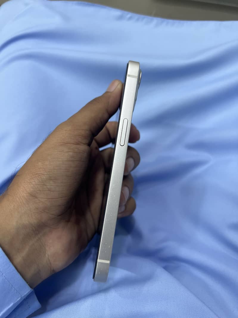 Apple iPhone 13 3