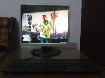 GamingPCset 4 GB ram 160 GB HDD 1GB Graphiccard Keyboard+mouse+speaker