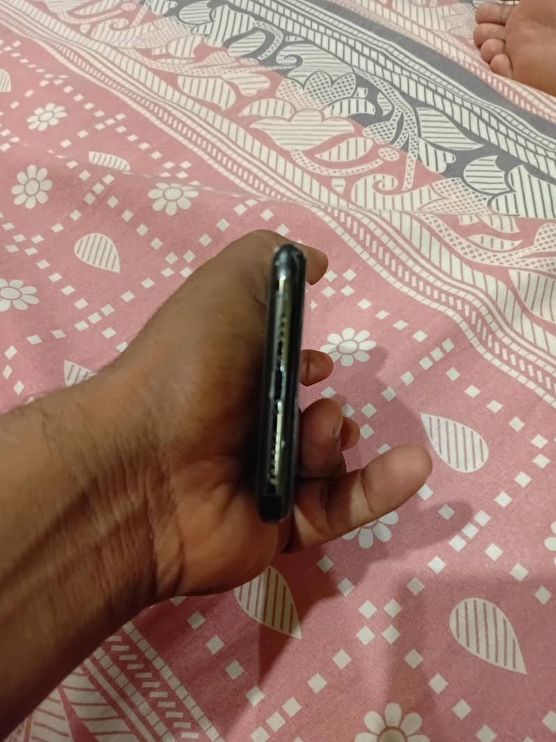 Apple iPhone 11 Pro 1