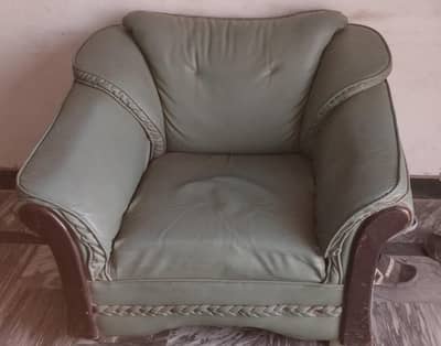 this shofas for sell please contact on 03307629537