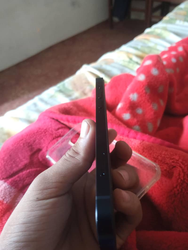 Apple iPhone 12 2
