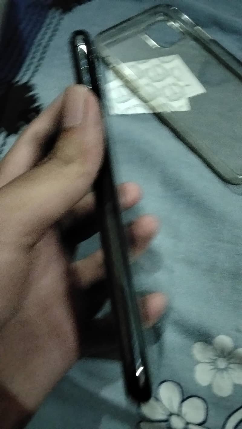 apple iphone 11 pro max 2