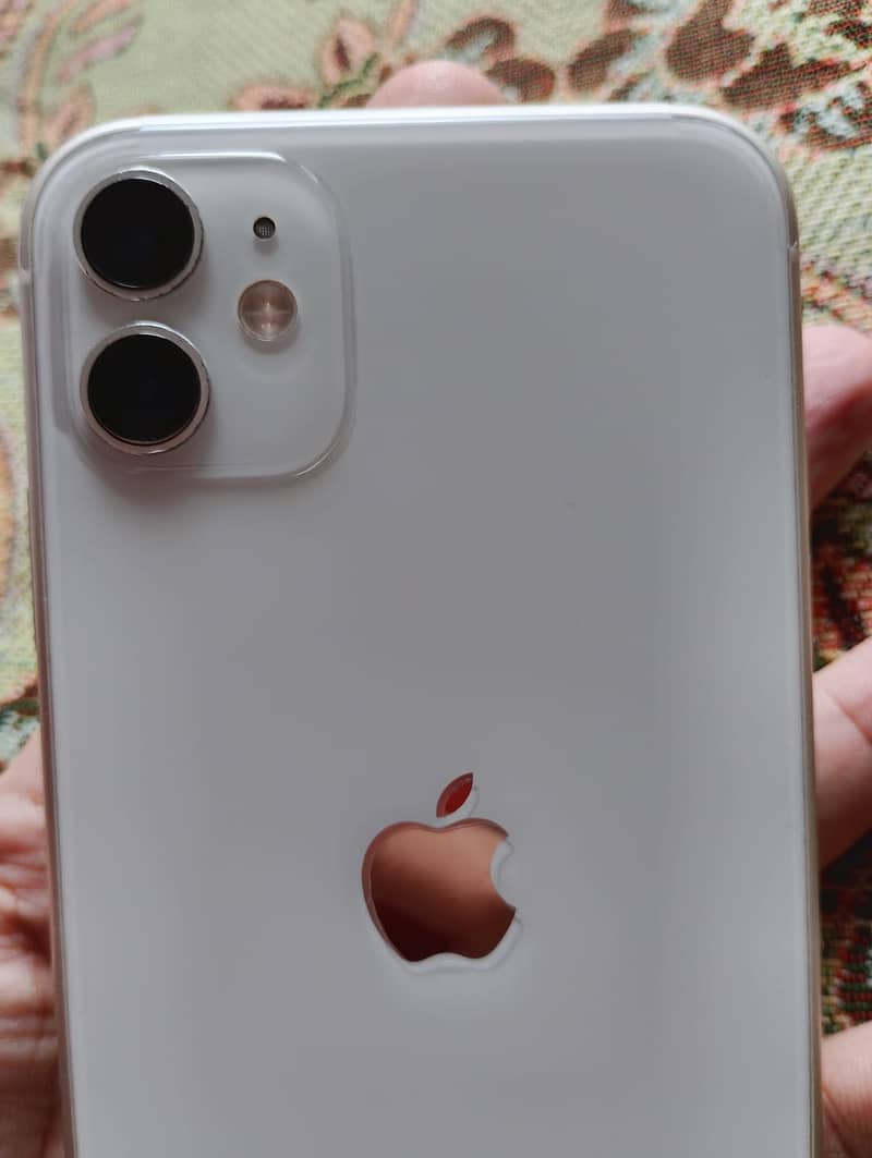 Apple iPhone 11 0