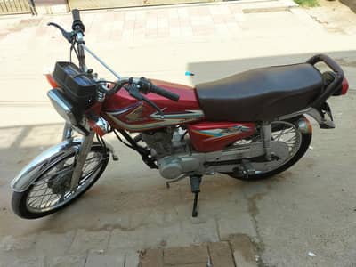 Honda 125 2016 model lush condition band head band engine sun he b