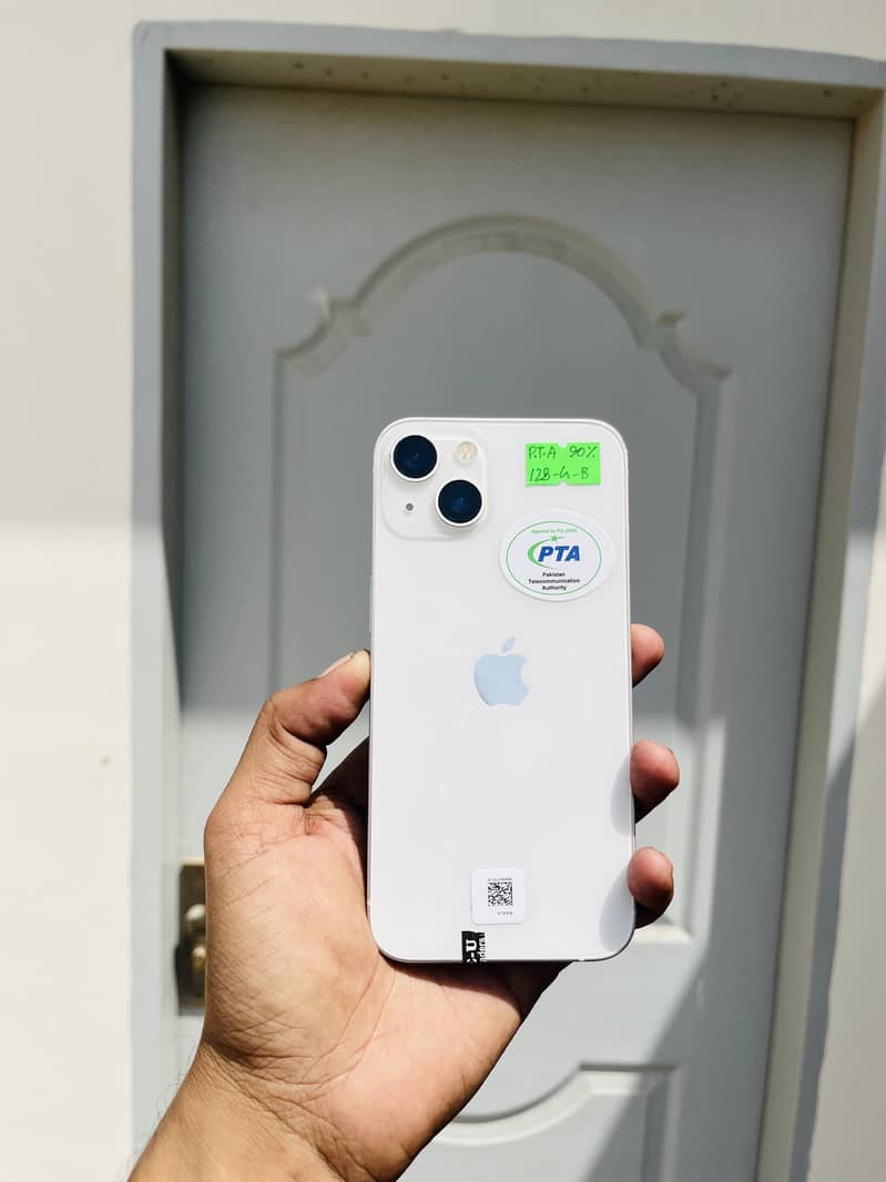Apple iPhone 13 4