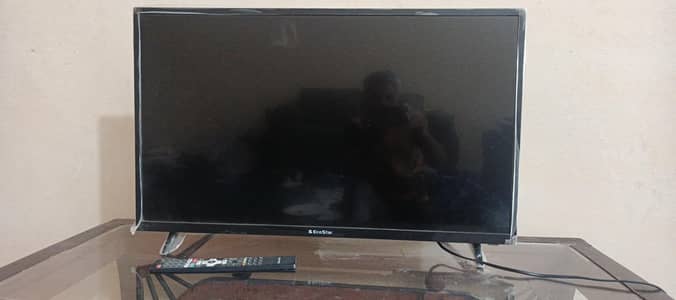 EcoStar 32" Android LED TV – Excellent Condition with Remote