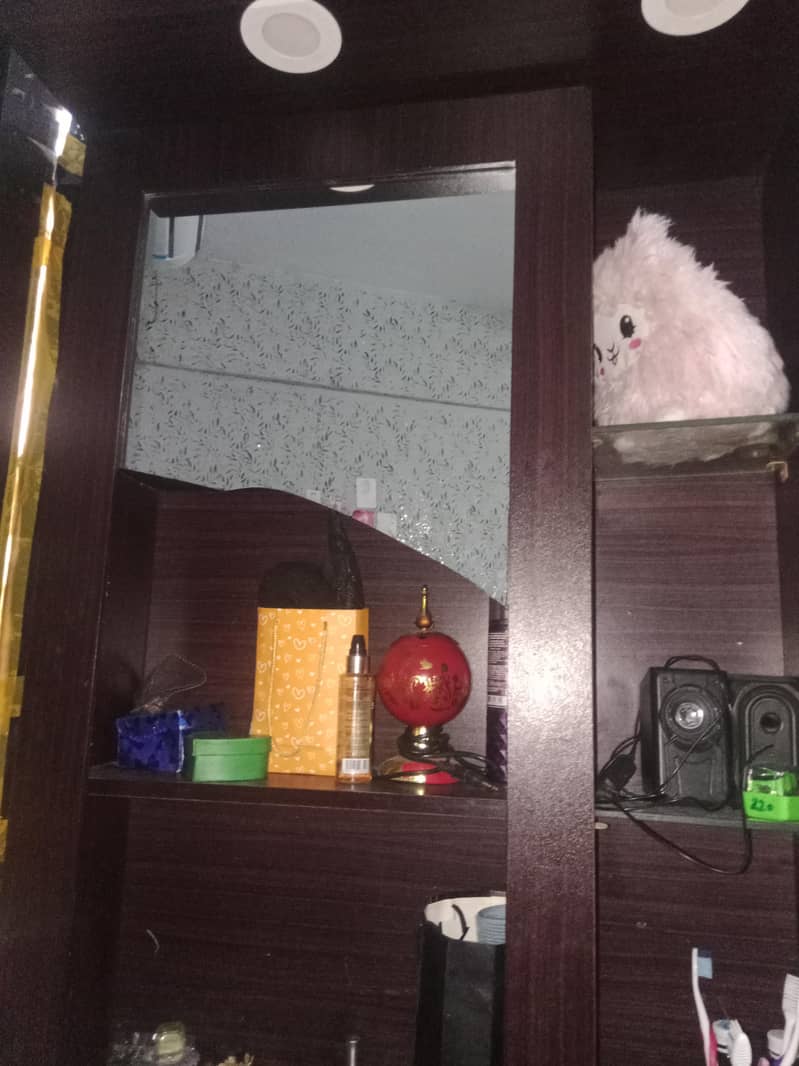 dressing table for room 3