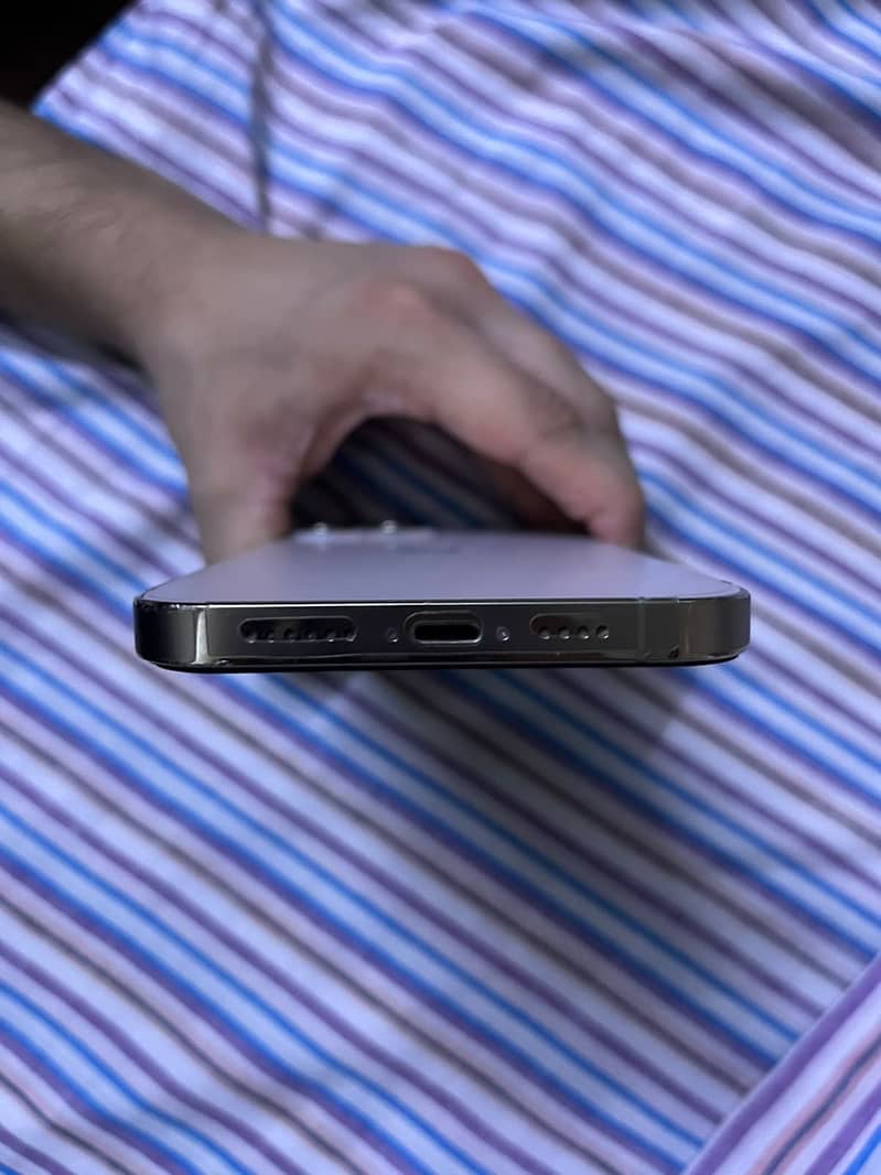 Apple iPhone 13 Pro Max 4