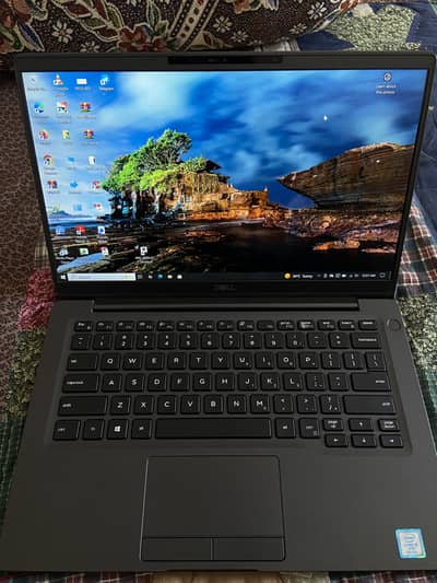 Core i5 8th gen v pro latitude 7400