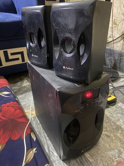 Audionic Woofer with 2 speakers all ok good base