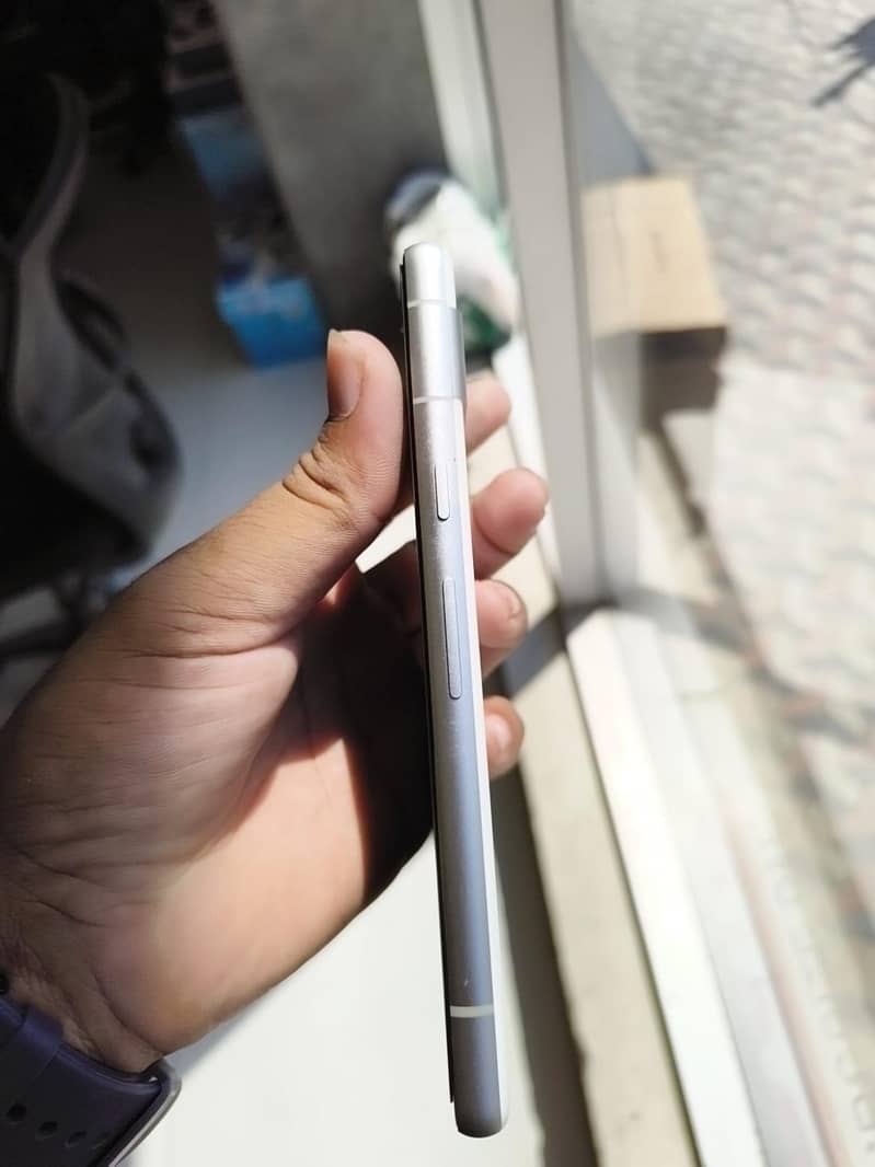 Google Pixel 7a 1