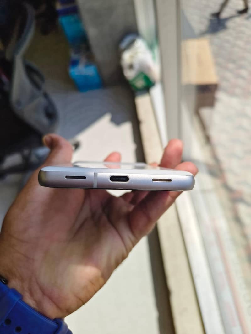 Google Pixel 7a 2