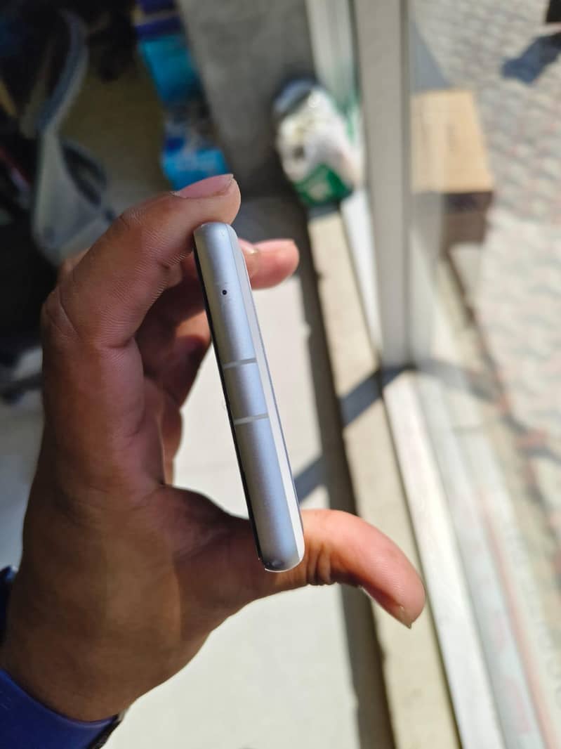 Google Pixel 7a 4