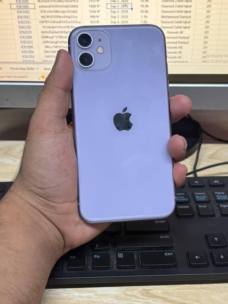 Apple iPhone 11 4