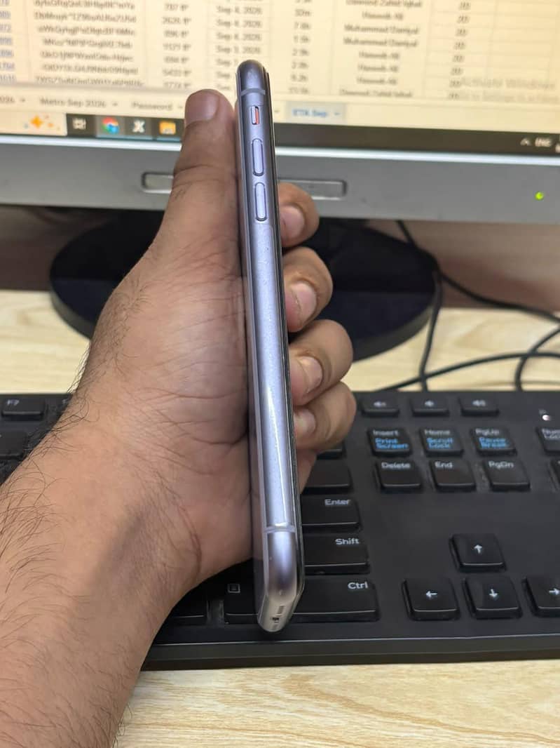 Apple iPhone 11 6