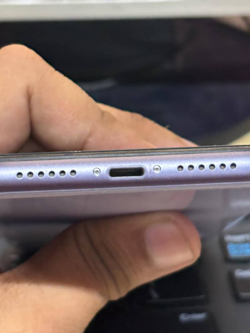Apple iPhone 11 7