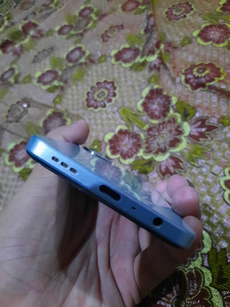 OPPO A60 5